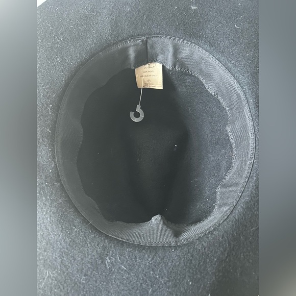 Do Everything in Love 100% wool banded hat NWT - Picture 6 of 6